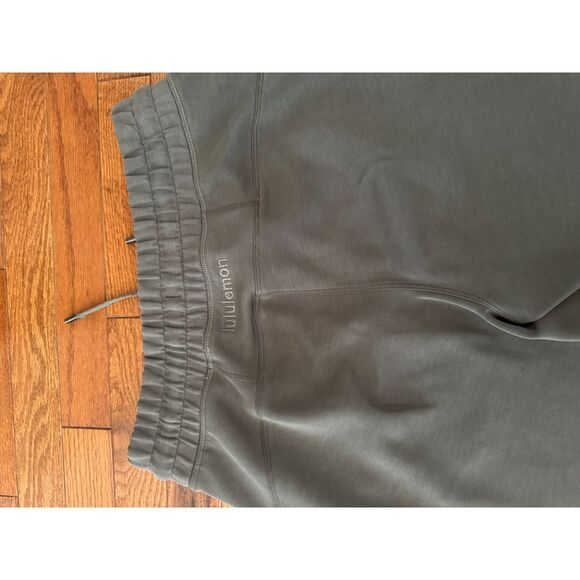 Lululemon pant - Picture 2 of 3